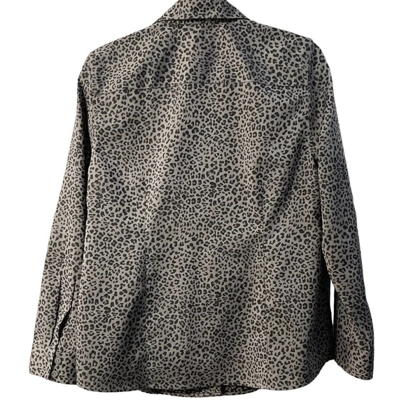 Chicos Top Women's Size 1 Medium Animal Print Button Up Long Sleeve - Picture 4 of 8